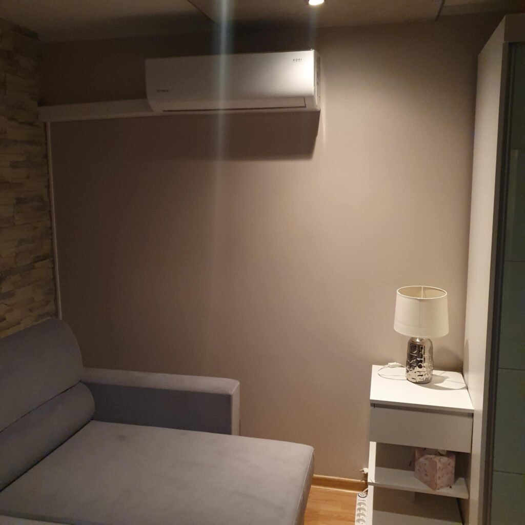 REALIZACJE 81 XVO2b31E