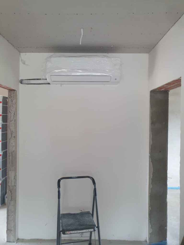 REALIZACJE 124 iyE3m 85